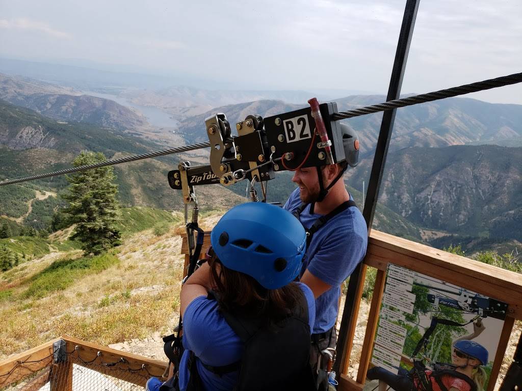 Bearclaw Cabin | restaurant | 8841 N Alpine Loop Scenic Byway, Sundance, UT 84604, USA | 8012234157 OR +1 801-223-4157