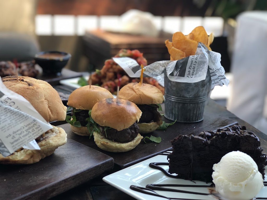 Al Carbon Burger Bar | restaurant | 2280 Coral Way, Miami, FL 33145, USA | 3058563366 OR +1 305-856-3366