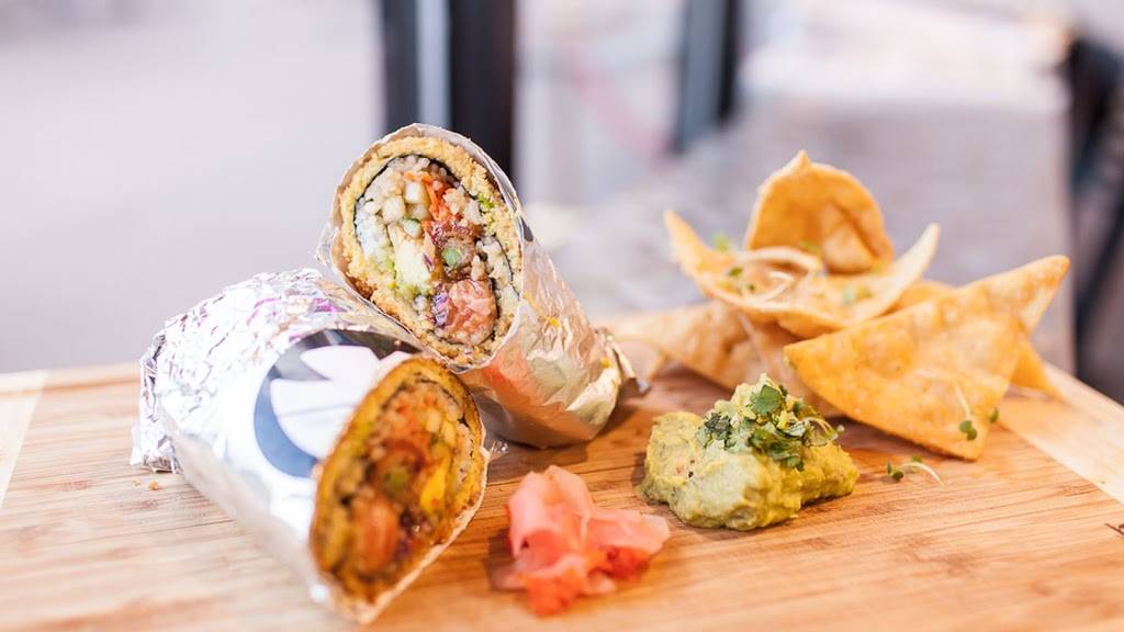 Komotodo Sushi Burrito | restaurant | 13713 Metcalf Ave, Overland Park, KS 66223, USA | 9138024900 OR +1 913-802-4900