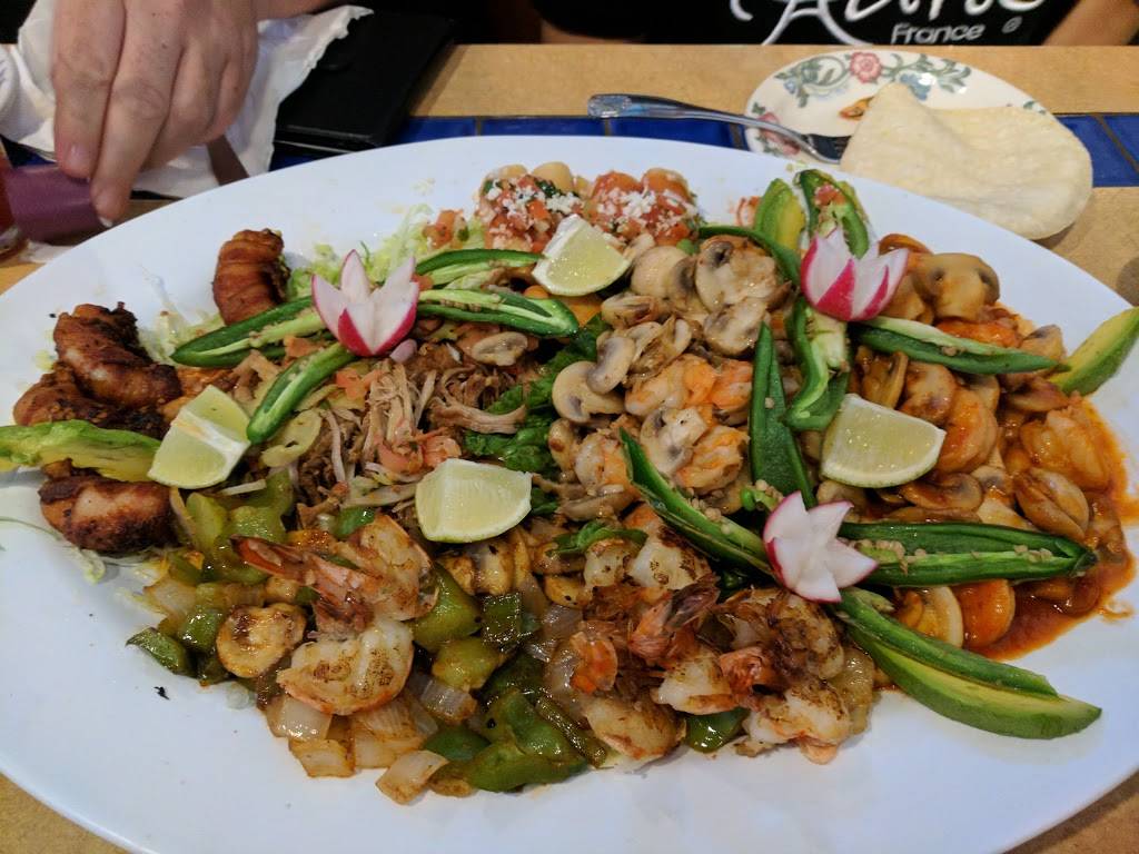 Puerto Vallarta Restaurant | restaurant | 826 Queen St, Southington, CT 06489, USA | 8607360060 OR +1 860-736-0060