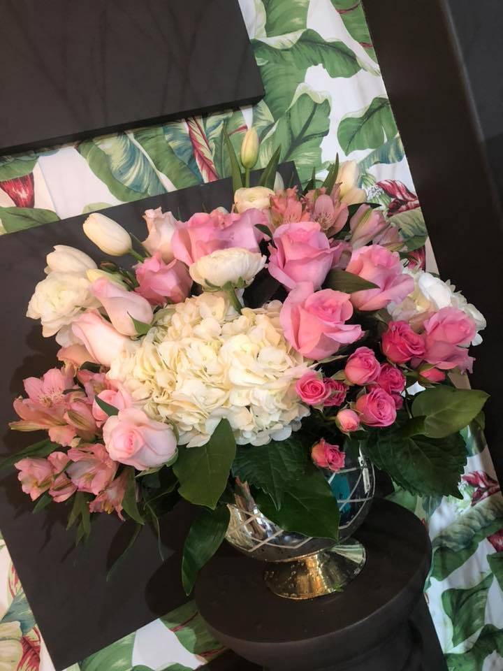 Howard Brothers Florists | restaurant | 2220 N Classen Blvd Suite F, Oklahoma City, OK 73106, USA | 4056324747 OR +1 405-632-4747