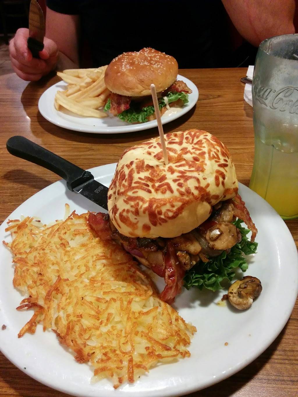 Dennys | restaurant | 1010 W Alameda Ave, Burbank, CA 91506, USA | 8188420555 OR +1 818-842-0555