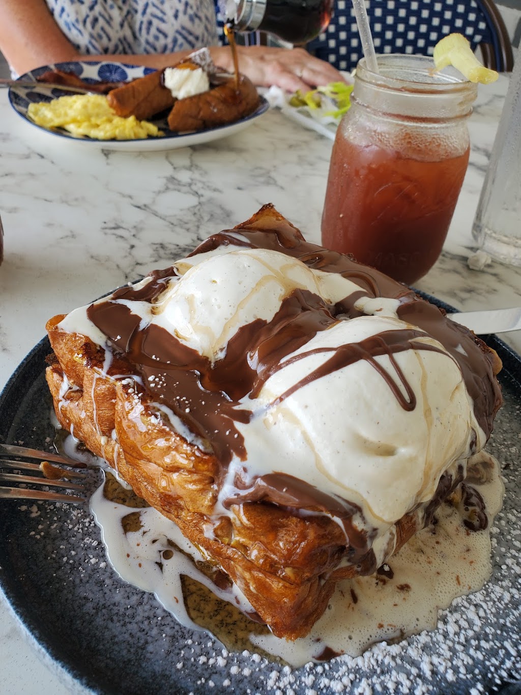 Honey Berry Pancakes and Cafe | restaurant | 394 E Irving Park Rd, Roselle, IL 60172, USA | 6305290333 OR +1 630-529-0333