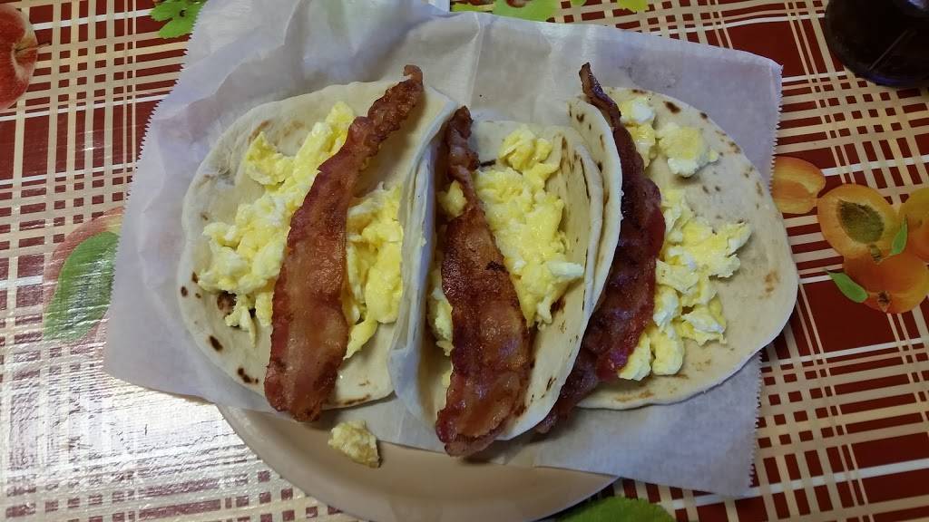 El Norteno | restaurant | 1643 Spur St, New Braunfels, TX 78130, USA | 8306252774 OR +1 830-625-2774