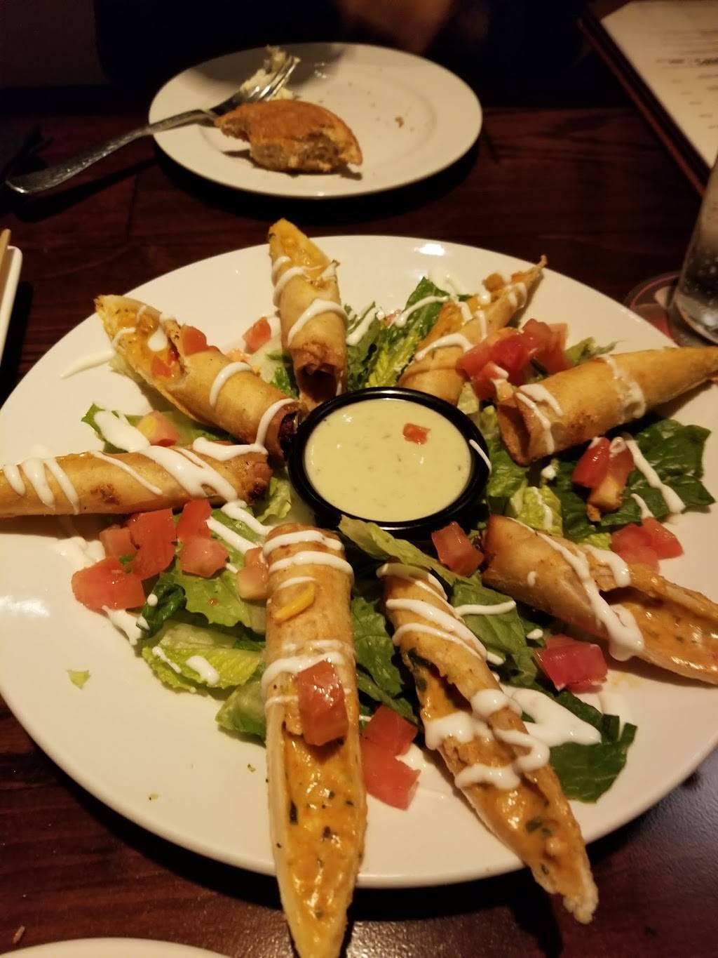 LongHorn Steakhouse | meal takeaway | 1000 Broadhollow Rd, Farmingdale, NY 11735, USA | 6312490317 OR +1 631-249-0317