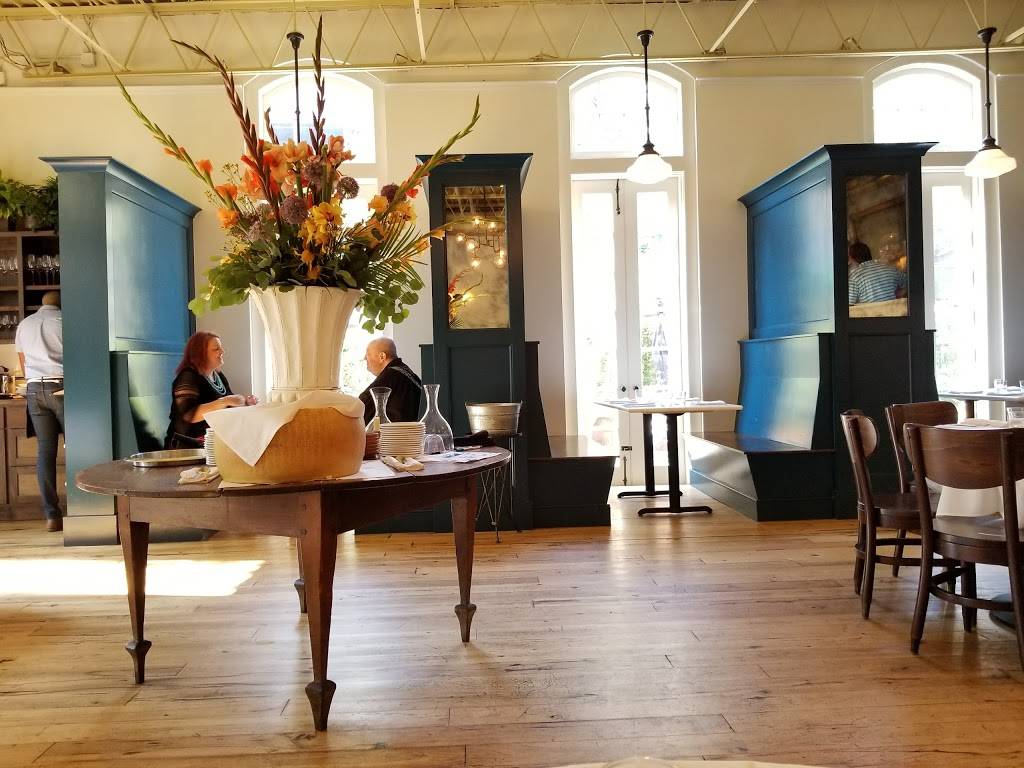 Le Farfalle | restaurant | 15 Beaufain St, Charleston, SC 29401, USA | 8432120920 OR +1 843-212-0920