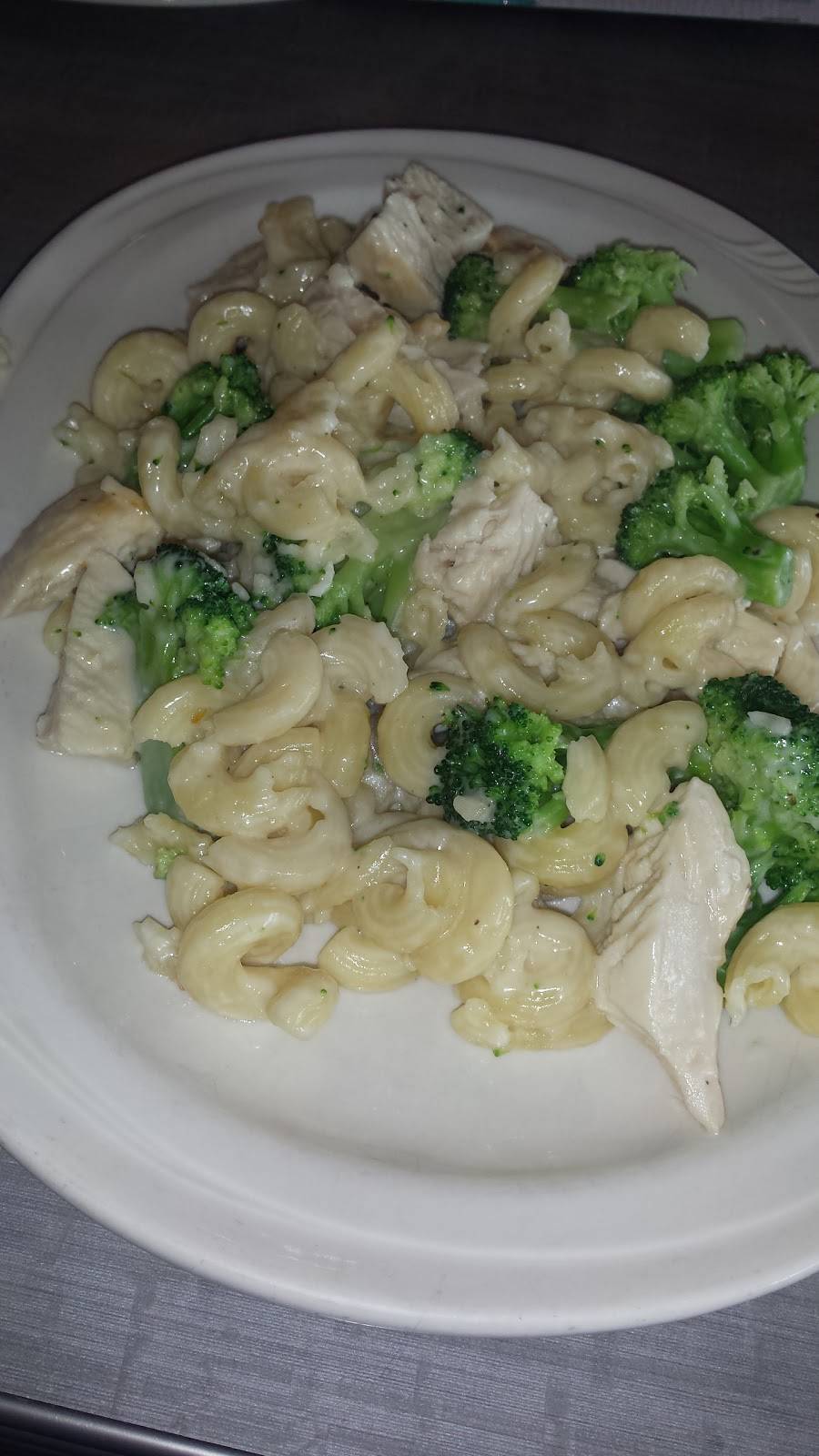 Friendlys | restaurant | 5 Davis Straits Road, Falmouth, MA 02540, USA | 5085482361 OR +1 508-548-2361