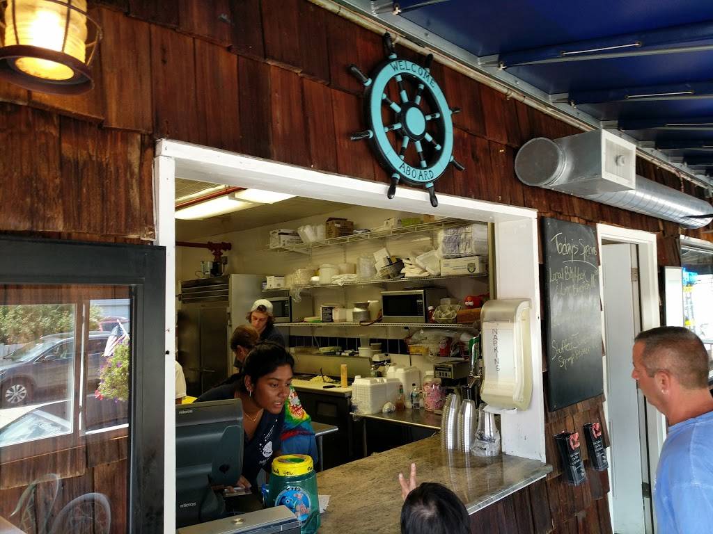 Point Lookout Clam Bar | restaurant | 99 Bayside Dr, Point Lookout, NY 11569, USA | 5168974024 OR +1 516-897-4024