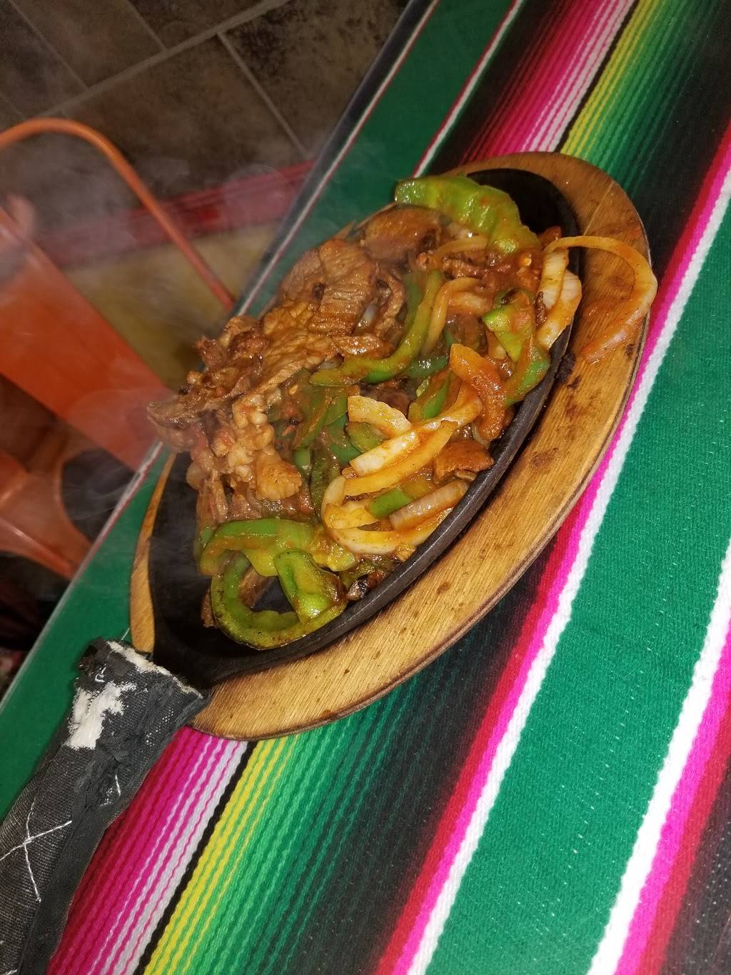 El Nopal | restaurant | 961 Nassau Rd, Uniondale, NY 11553, USA | 5163078814 OR +1 516-307-8814