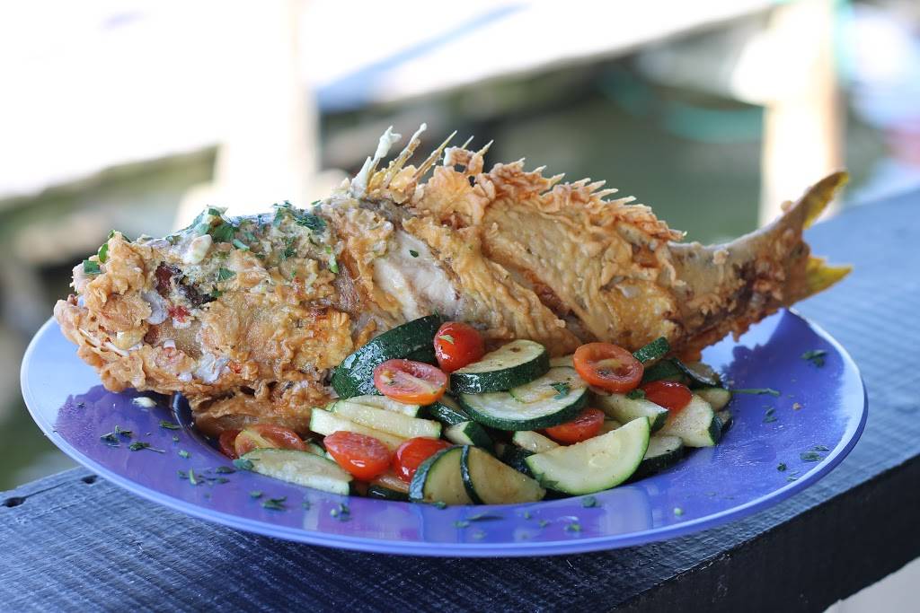 Dixie Fish Co. | restaurant | 714 Fishermans Wharf, Fort Myers Beach, FL 33931, USA | 2392338837 OR +1 239-233-8837