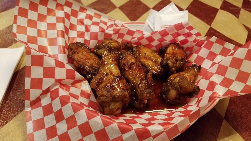 Pinos Pizza | restaurant | 535 Huron St, Stratford, ON N5A 5T7, Canada | 5192735555 OR +1 519-273-5555