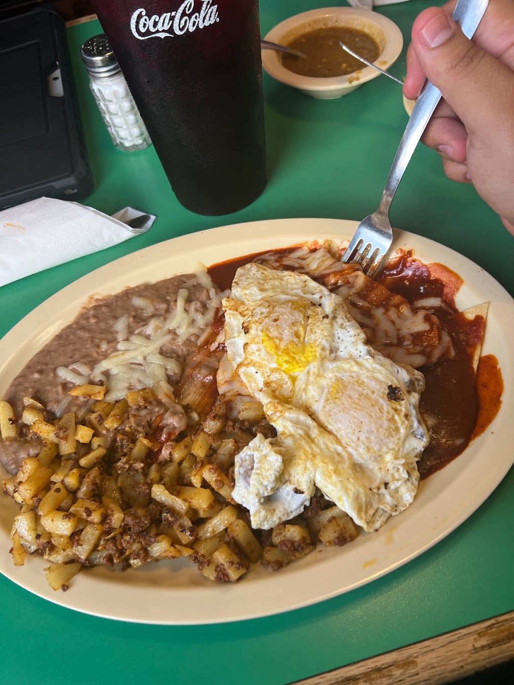 Los Caporales Mexican Restaurant | restaurant | 4000 N Grandview Ave, Odessa, TX 79762, USA | 4323661445 OR +1 432-366-1445