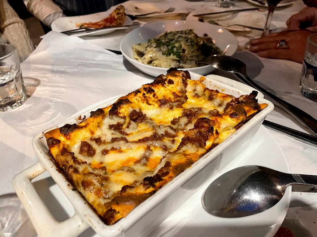 Munno Pizzeria & Bistro | restaurant | 4656 N Clark St, Chicago, IL 60640, USA | 7739427575 OR +1 773-942-7575