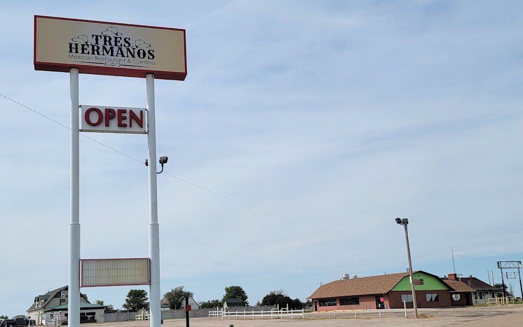 Tres Hermanos | restaurant | 464 US-83, Oakley, KS 67748, USA | 7856711020 OR +1 785-671-1020