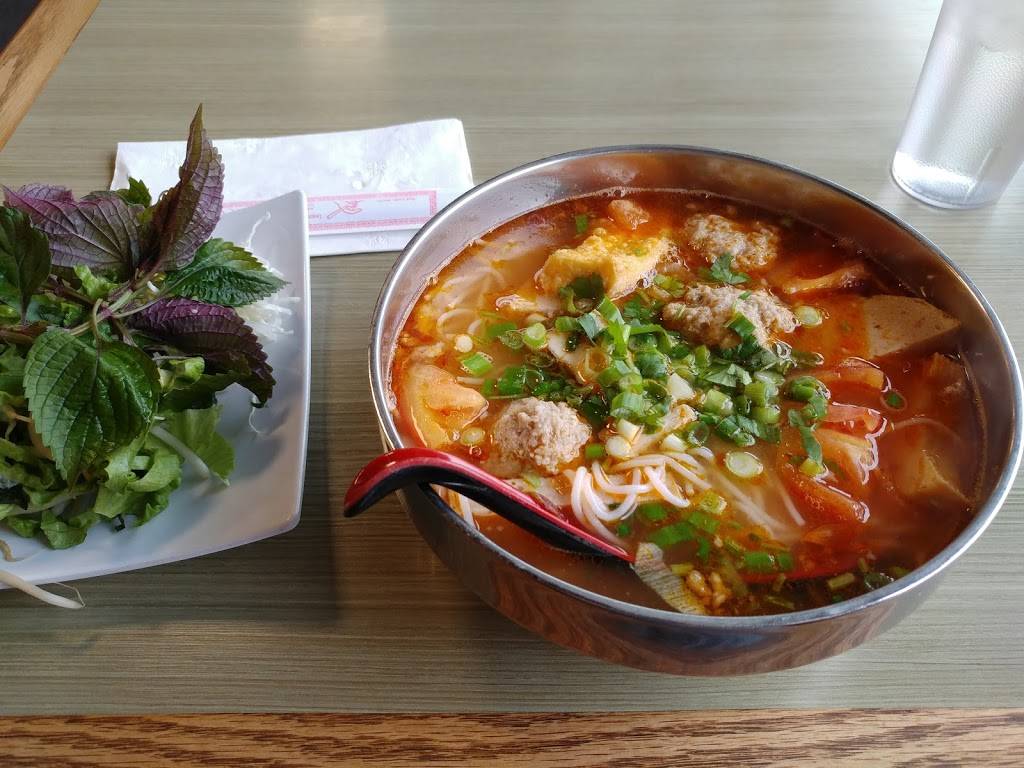 Little Saigon Noodles & Grill | restaurant | 8165 SE Ash St, Portland, OR 97215, USA | 9712290595 OR +1 971-229-0595