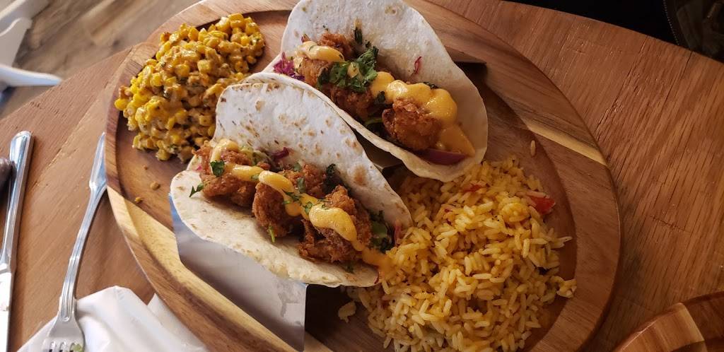 Lindeys Lake House Flats | restaurant | 1146 Old River Rd, Cleveland, OH 44113, USA | 2167270158 OR +1 216-727-0158