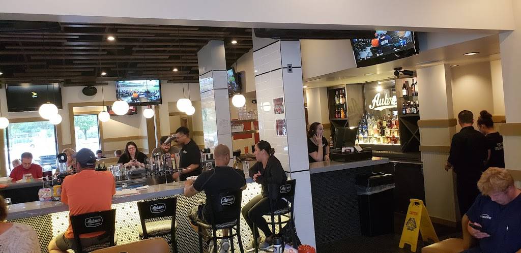 Aubrees Pizzeria & Grill | restaurant | 2023, 37300 Warren Rd, Westland, MI 48185, USA | 7349566030 OR +1 734-956-6030