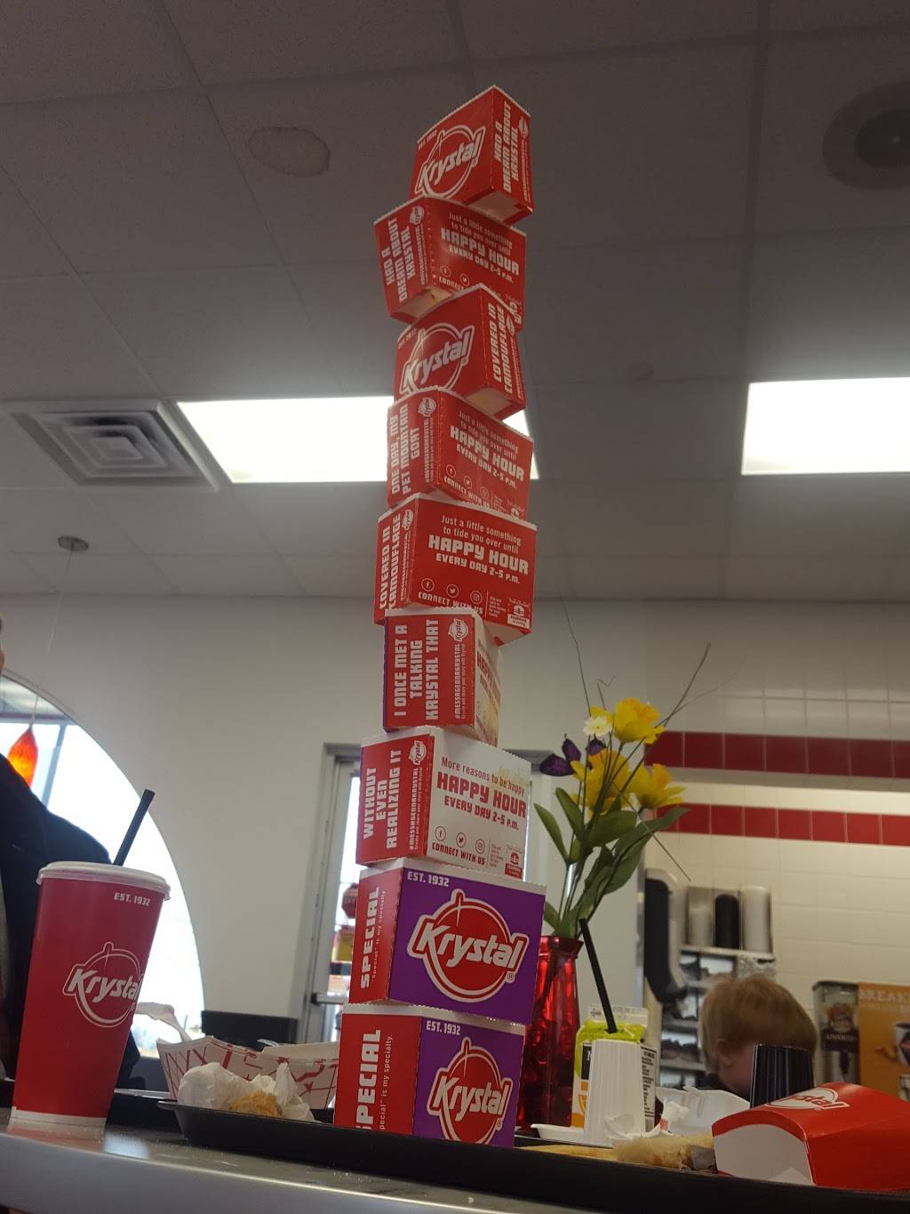 Krystal | meal takeaway | 712 Madison St, Shelbyville, TN 37160, USA | 9316800540 OR +1 931-680-0540