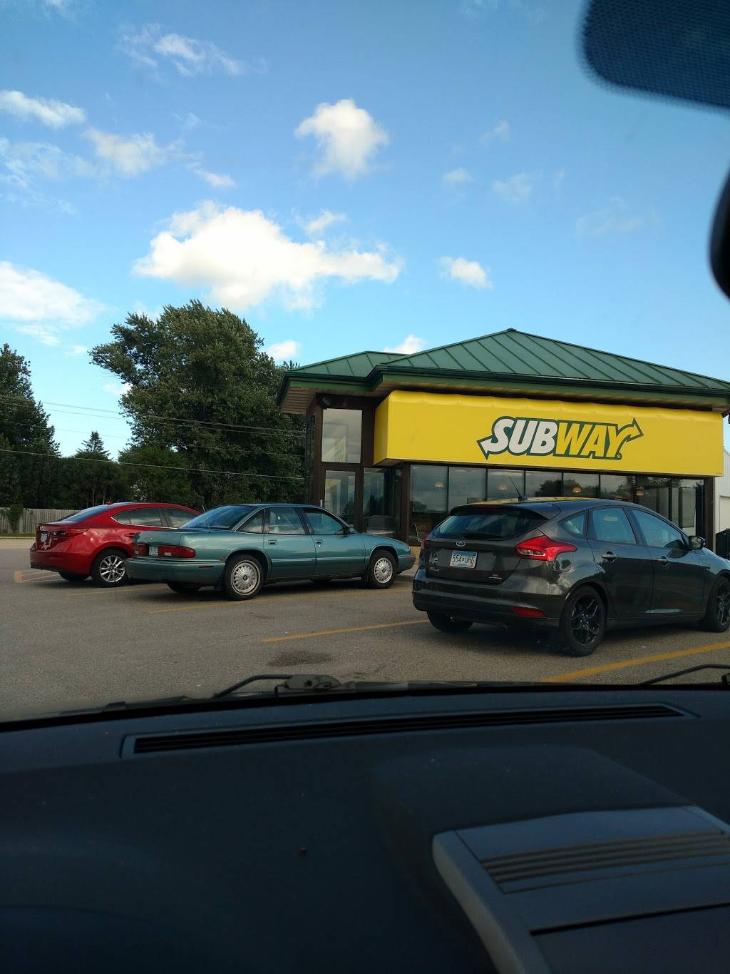 Subway | restaurant | 348 W 6th St, St Charles, MN 55972, USA | 5079323101 OR +1 507-932-3101