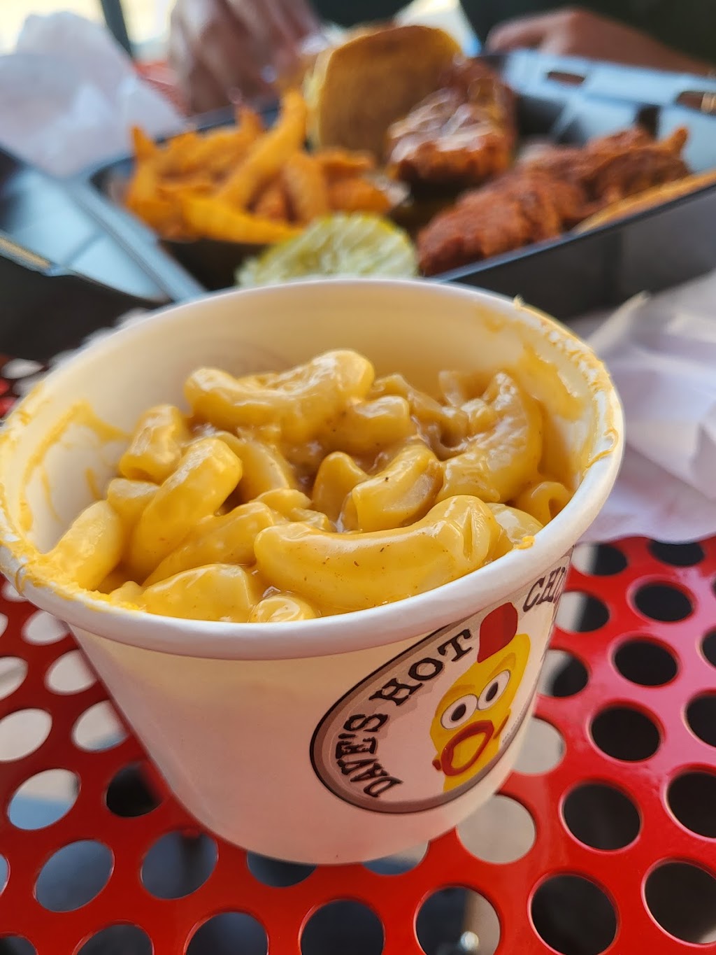 Daves Hot Chicken | restaurant | 557 N Alafaya Trail Suite 110, Orlando, FL 32828, USA | 4079179447 OR +1 407-917-9447