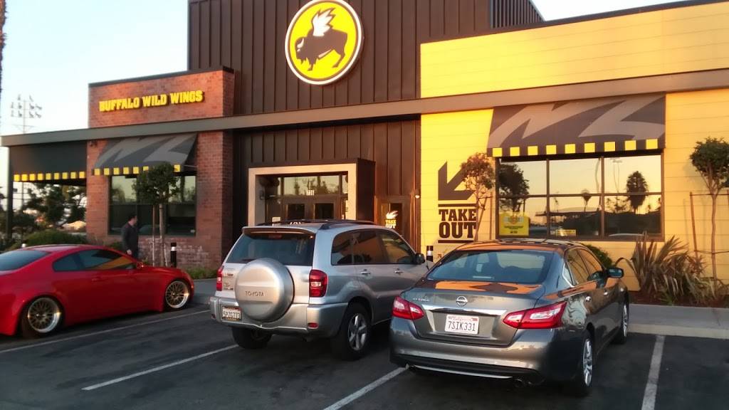 Buffalo Wild Wings | restaurant | 736 E Del Amo Blvd, Carson, CA 90746, USA | 3104367793 OR +1 310-436-7793