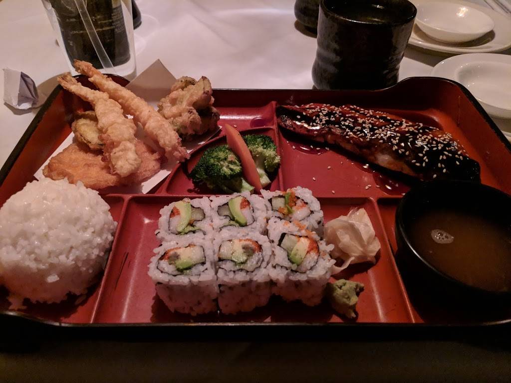 Sushi House | restaurant | 830 E Ogden Ave, Westmont, IL 60559, USA | 6309208948 OR +1 630-920-8948