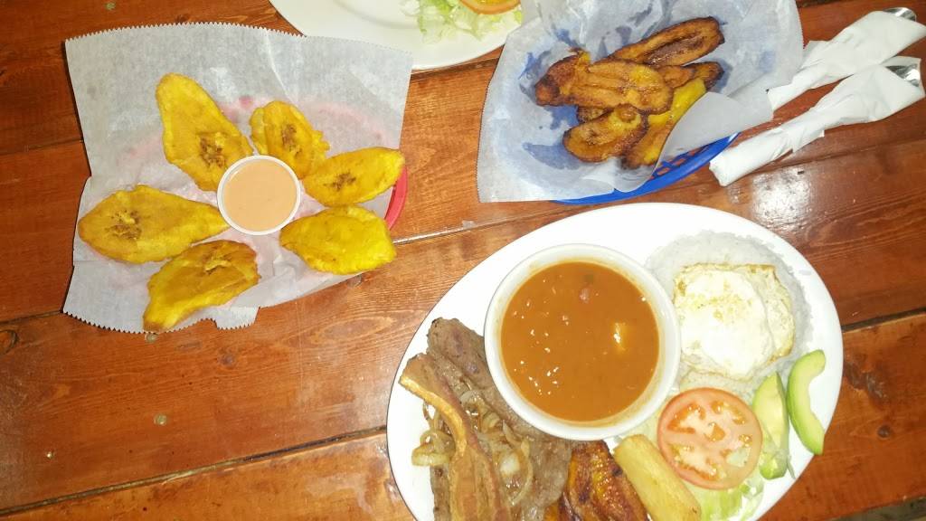 La Caribena restaurant | restaurant | 1704 S Pearl St, Milwaukee, WI 53204, USA | 4142398788 OR +1 414-239-8788