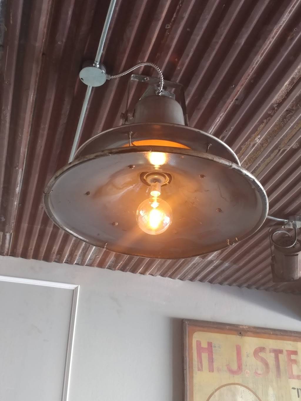 The Rusty Pig | restaurant | 34 Linden St, Geneva, NY 14456, USA | 3153254548 OR +1 315-325-4548