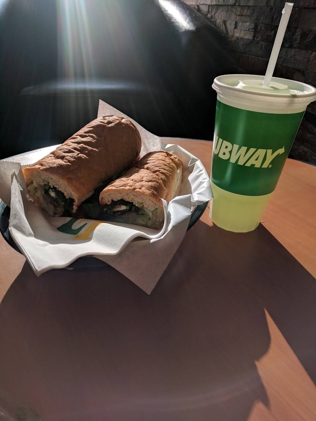 Subway Restaurants | restaurant | 72 Main St, Durham, NH 03824, USA | 6033975355 OR +1 603-397-5355