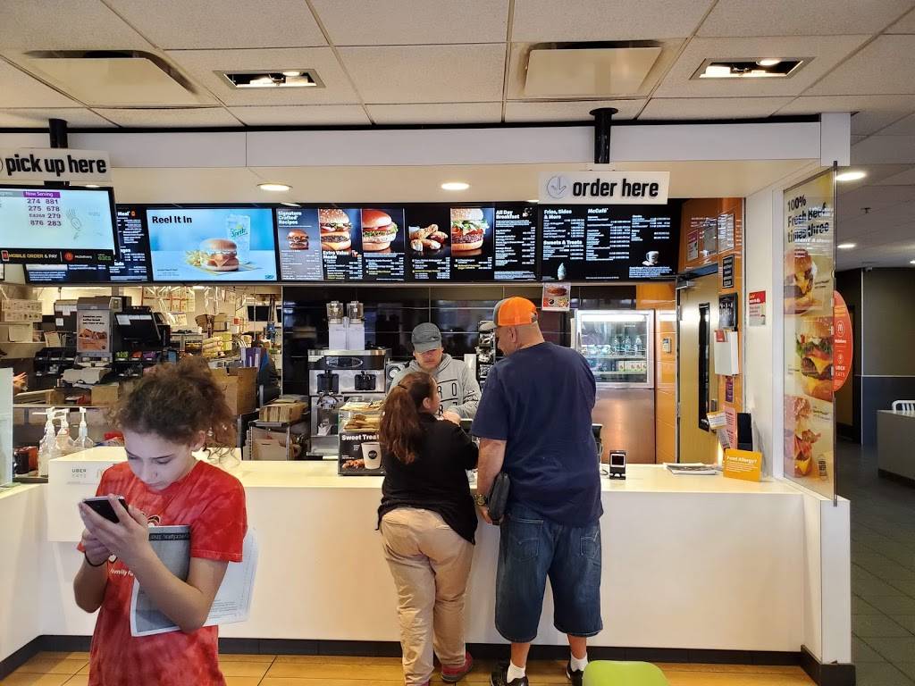 McDonalds | cafe | 306 W University Dr, Denton, TX 76201, USA | 9403873624 OR +1 940-387-3624