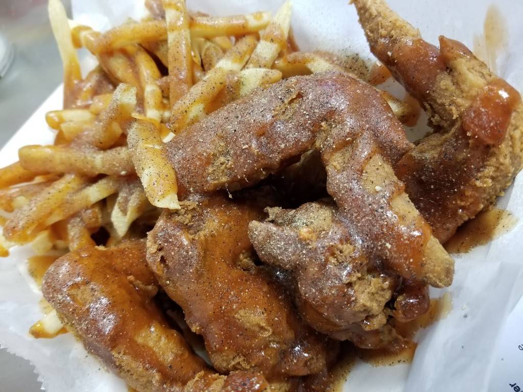 Chicagos Famous Fried Chicken & Fish | restaurant | 5588 North Fwy, Houston, TX 77076, USA | 8323892344 OR +1 832-389-2344
