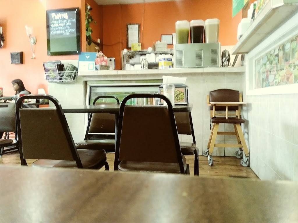 Quesadilla La Reina Del Sur | restaurant | 2235 N Western Ave, Chicago, IL 60647, USA | 7732358807 OR +1 773-235-8807