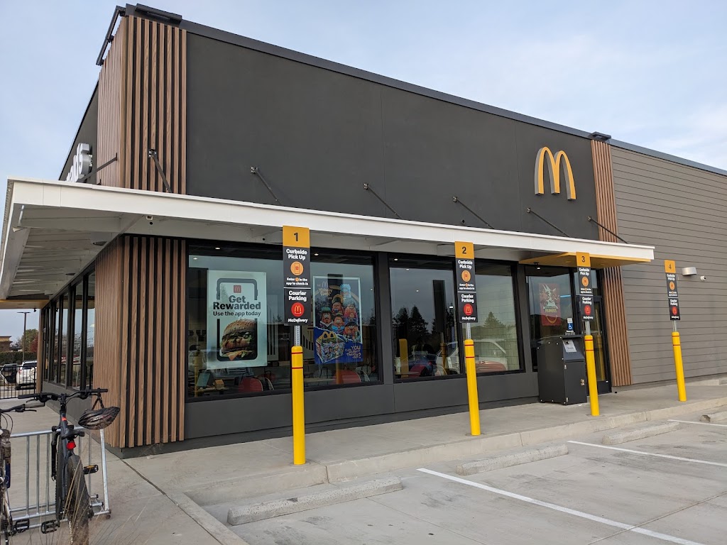 McDonalds | cafe | 1960 McHenry Ave, Escalon, CA 95320, USA | 2099386315 OR +1 209-938-6315