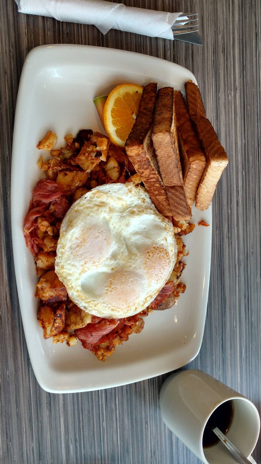 Eggsmart | restaurant | 4695 Yonge St, North York, ON M2N 5M3, Canada | 6477485584 OR +1 647-748-5584