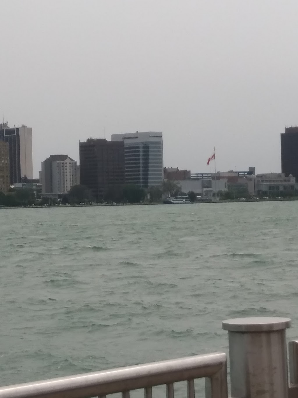 Maumee River Yacht Club | restaurant | 2735 Broadway St, Toledo, OH 43609, USA | 4193823625 OR +1 419-382-3625