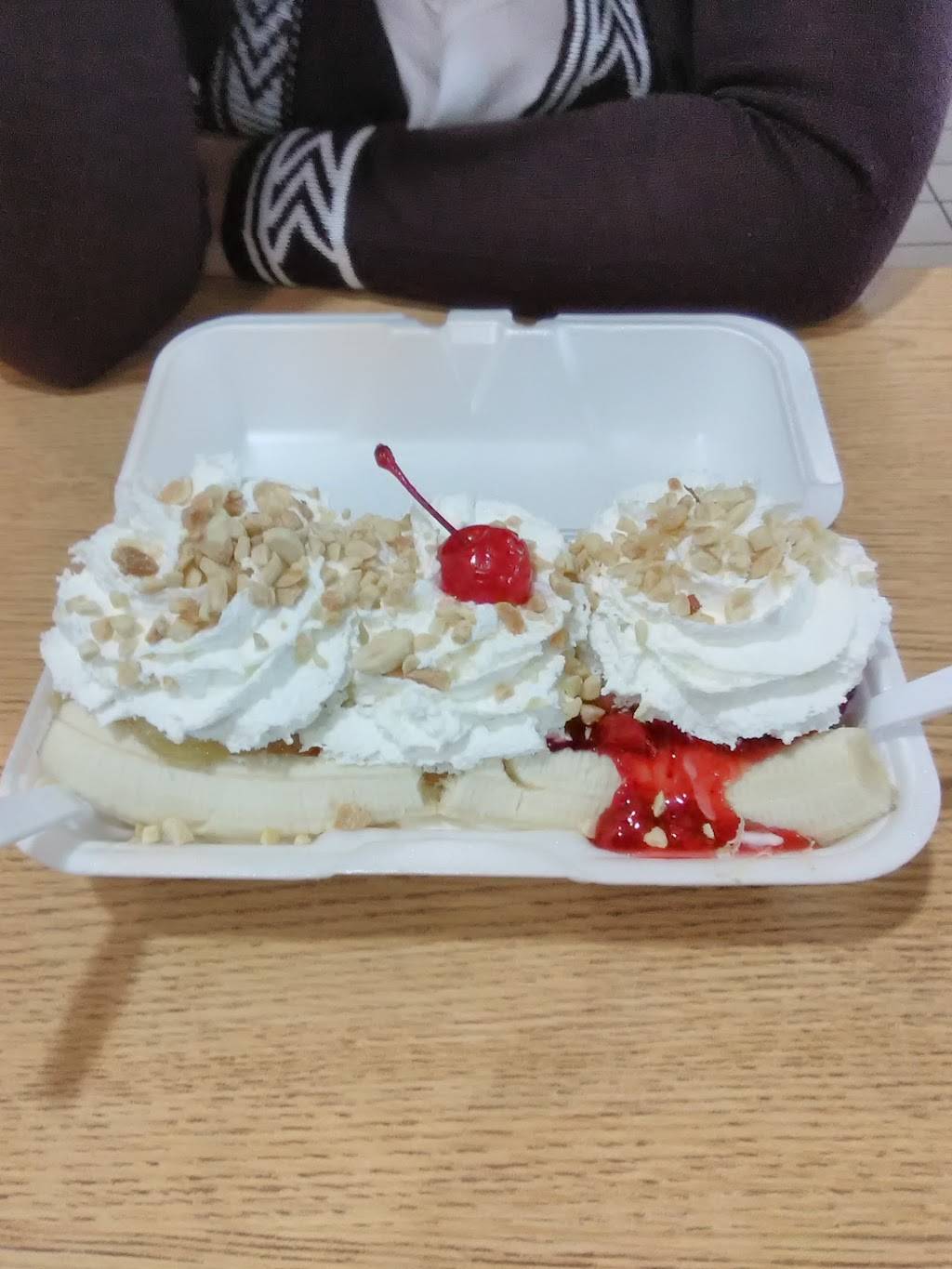 Rainbow Drive In | restaurant | 115 E Visalia Rd, Farmersville, CA 93223, USA | 5597470337 OR +1 559-747-0337