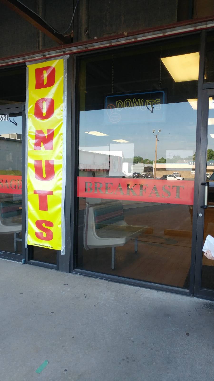 Chickasha Donuts | restaurant | 1621 S 4th St, Chickasha, OK 73018, USA | 4052243400 OR +1 405-224-3400