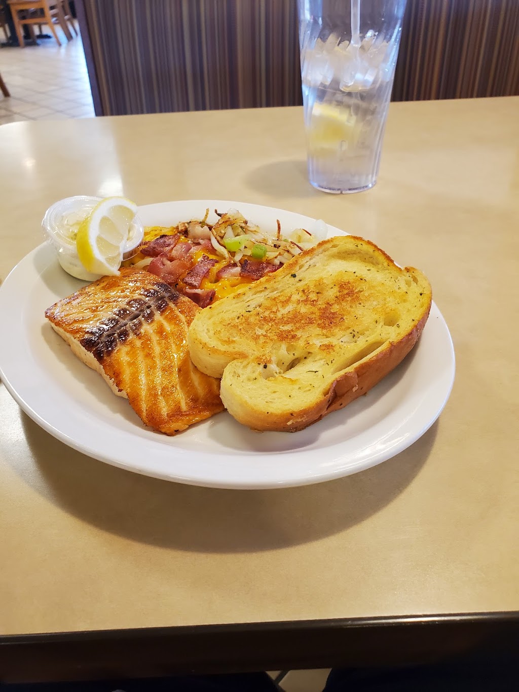 Country Pride | restaurant | 4000 Interstate 80 Service Rd, Burns, WY 82053, USA | 3075473557 OR +1 307-547-3557