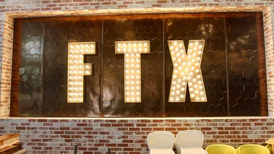 Local Table Fulshear | restaurant | 11525 S Fry Rd Suite 101, Fulshear, TX 77441, USA | 8324375317 OR +1 832-437-5317