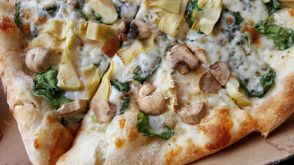 Luccis Place | restaurant | 405 E Main St, Kent, OH 44240, USA | 3306739833 OR +1 330-673-9833