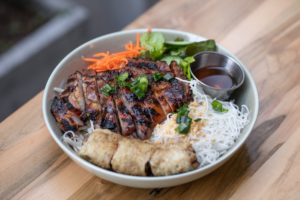 Phorage WeHo | restaurant | 7326 Santa Monica Blvd #10, Los Angeles, CA 90046, USA | 3233662644 OR +1 323-366-2644