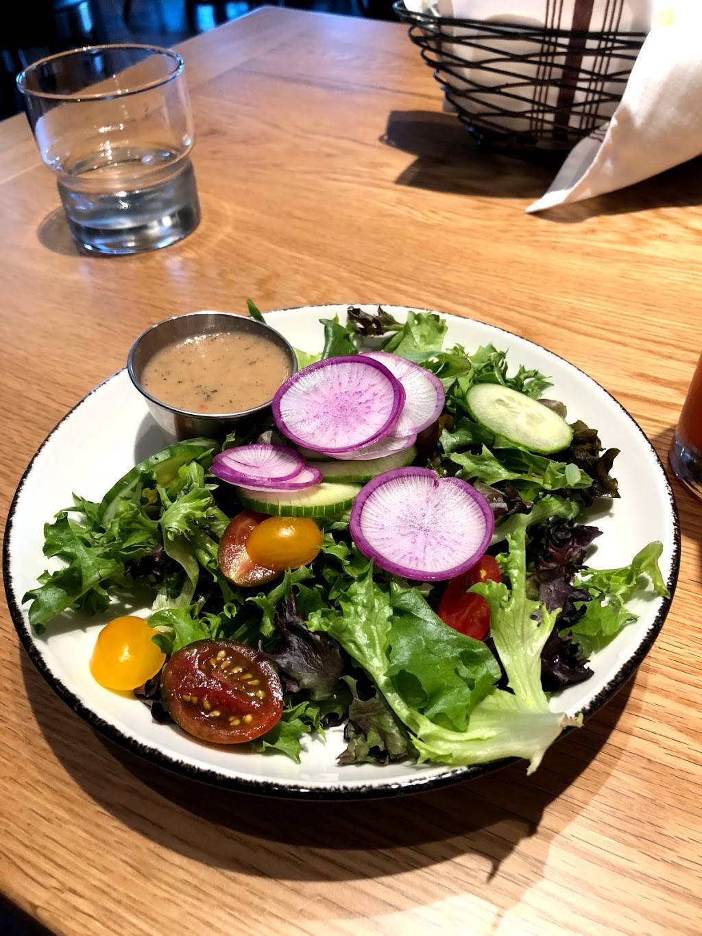 The Barrel Club | restaurant | 4910 W 111th St, Oak Lawn, IL 60453, USA | 7085813357 OR +1 708-581-3357