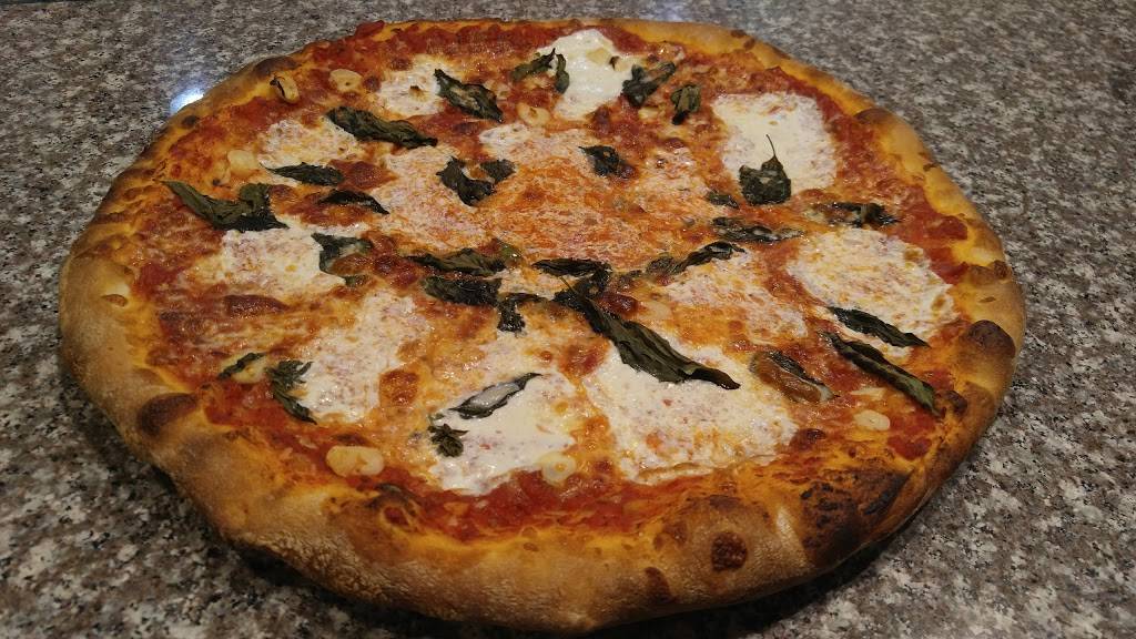 New York Style Pizza & Gyros | restaurant | 2707 Race St #121, Fort Worth, TX 76111, USA | 8172222433 OR +1 817-222-2433