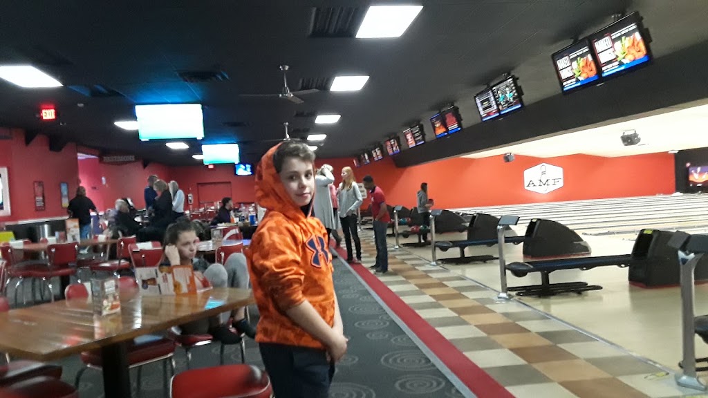 AMF Medina Lanes | restaurant | 201 Harding St, Medina, OH 44256, USA | 3307254548 OR +1 330-725-4548