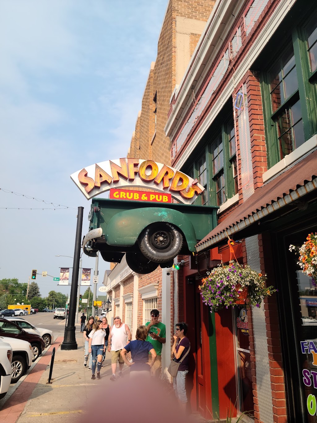 Sanfords Grub & Pub | restaurant | 115 E 17th St, Cheyenne, WY 82001, USA | 3076343381 OR +1 307-634-3381