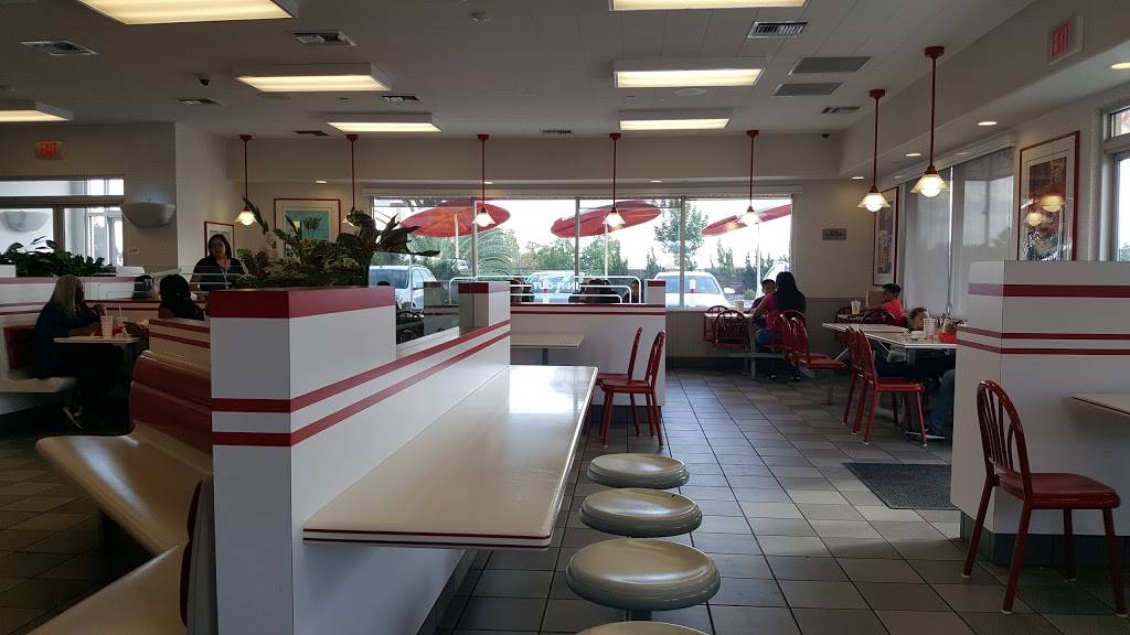 In-N-Out Burger | restaurant | 280 Ave 12th Ave, Hanford, CA 93230, USA | 8007861000 OR +1 800-786-1000