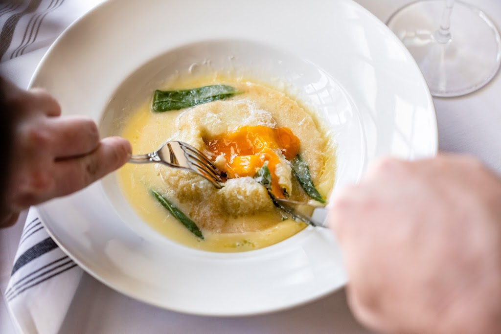 Lulus | restaurant | 2518 Kirby Dr, Houston, TX 77019, USA | 7135907350 OR +1 713-590-7350