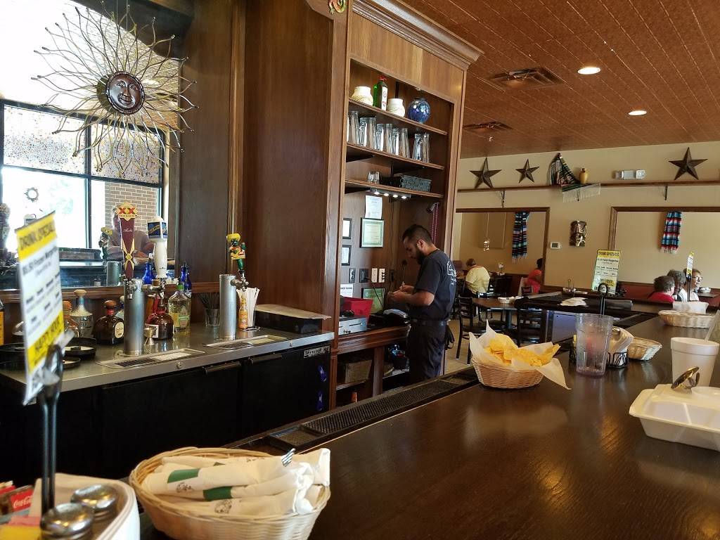 Chavas Mexican Restaurant | restaurant | 217 E Vandalia St, Edwardsville, IL 62025, USA | 6186928192 OR +1 618-692-8192