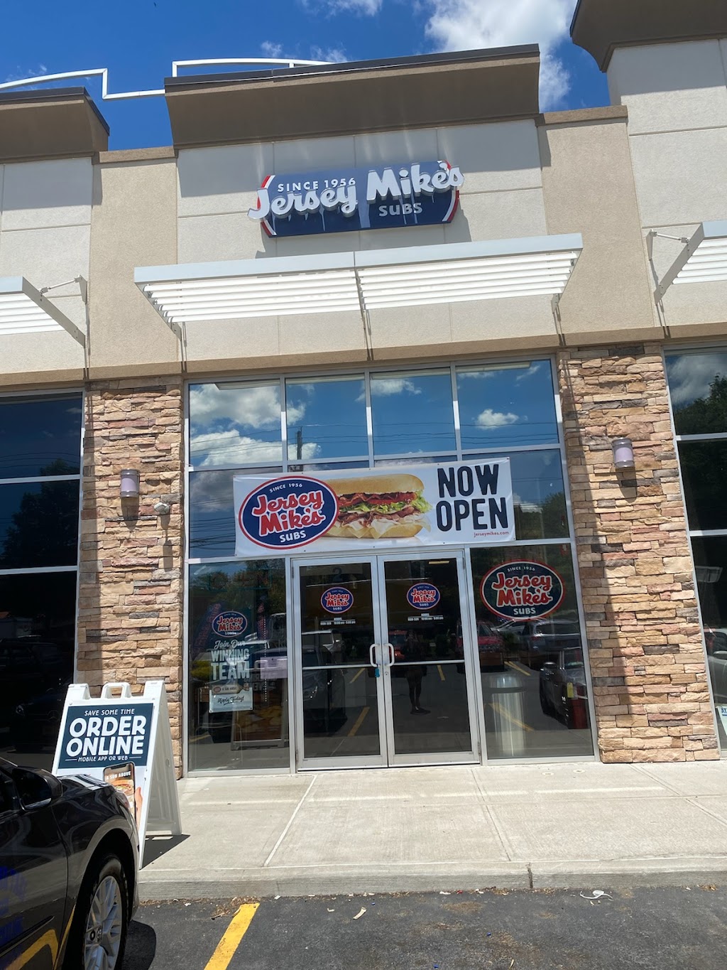 Jersey Mikes Subs | restaurant | 218 NY-59, Suffern, NY 10901, USA | 8457380738 OR +1 845-738-0738