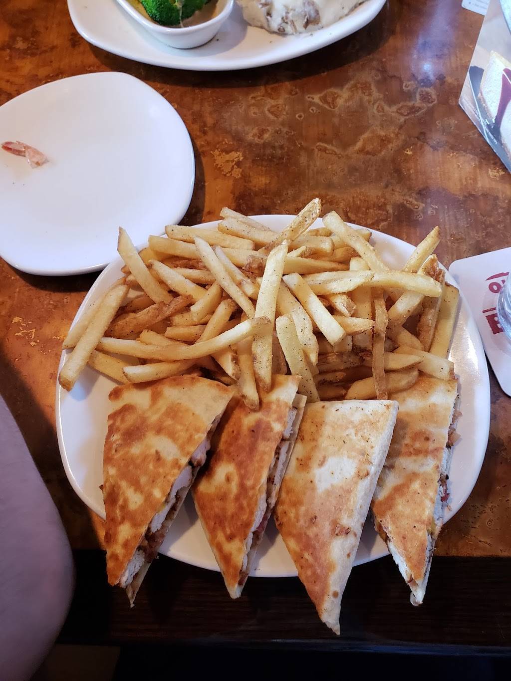 Outback Steakhouse | restaurant | 505 N McPherson Church Rd, Fayetteville, NC 28303, USA | 9104879200 OR +1 910-487-9200